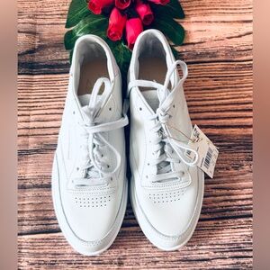Reebok Women’s White Leather Club C Clean Logo Tennis Sneakers GX3692 Size 7 NWT